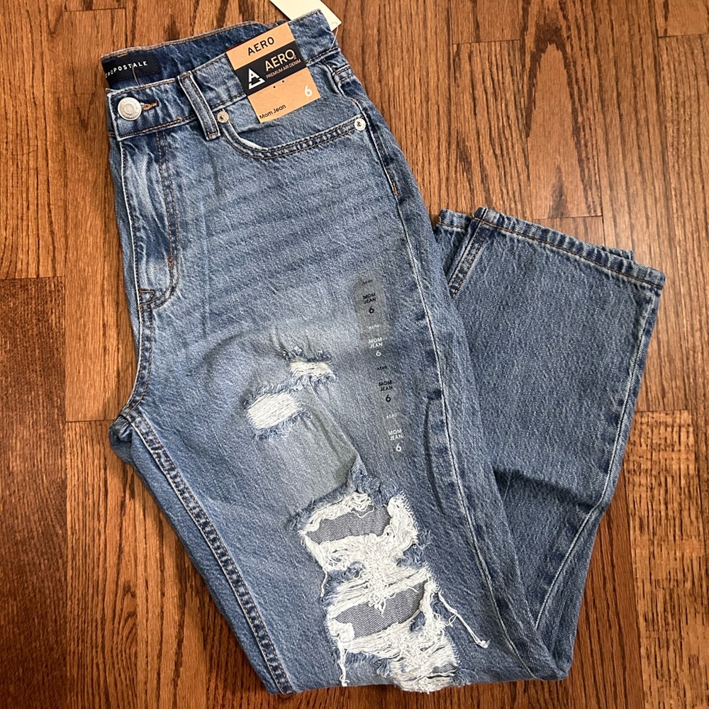 Women’s Aero distressed mom jeans